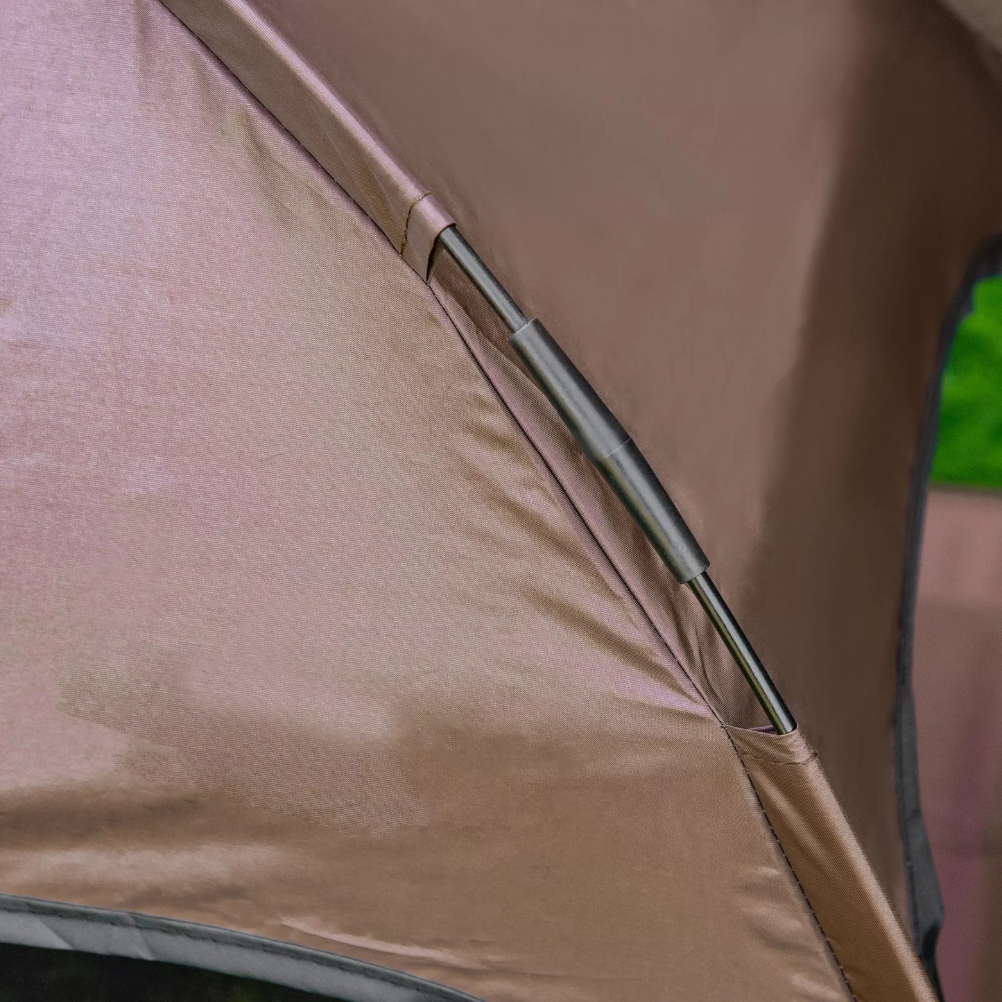 Pakeltas šunų guolis su stogeliu, naminių gyvūnėlių lova lauke su stogu, kvėpuojantis, tafto audinys kempingui, kavos spalvos, 76 x 61 x 73 cm