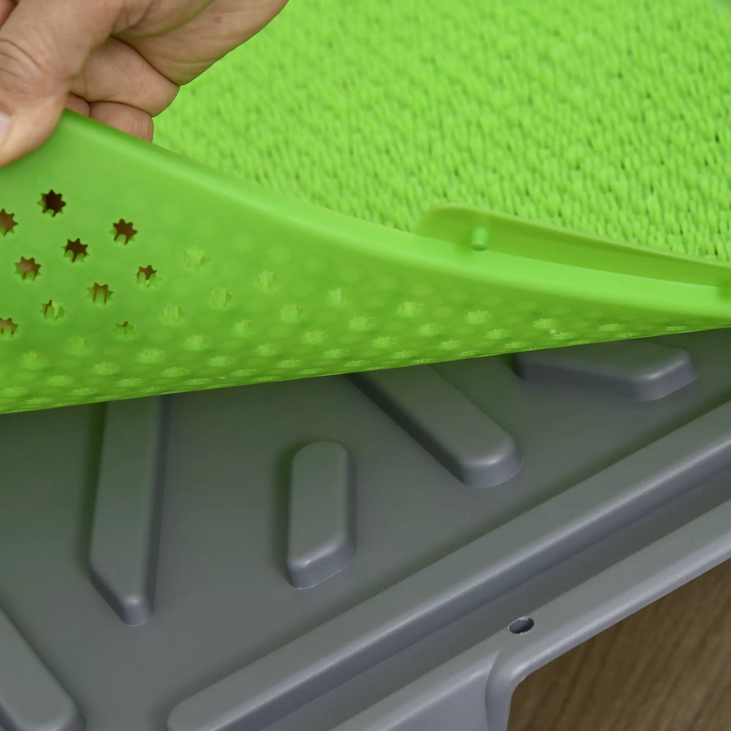 Šunų tualetas su dirbtine žole, drenažo skylutėmis, nepralaidus, 67x41x3,5cm, žalias