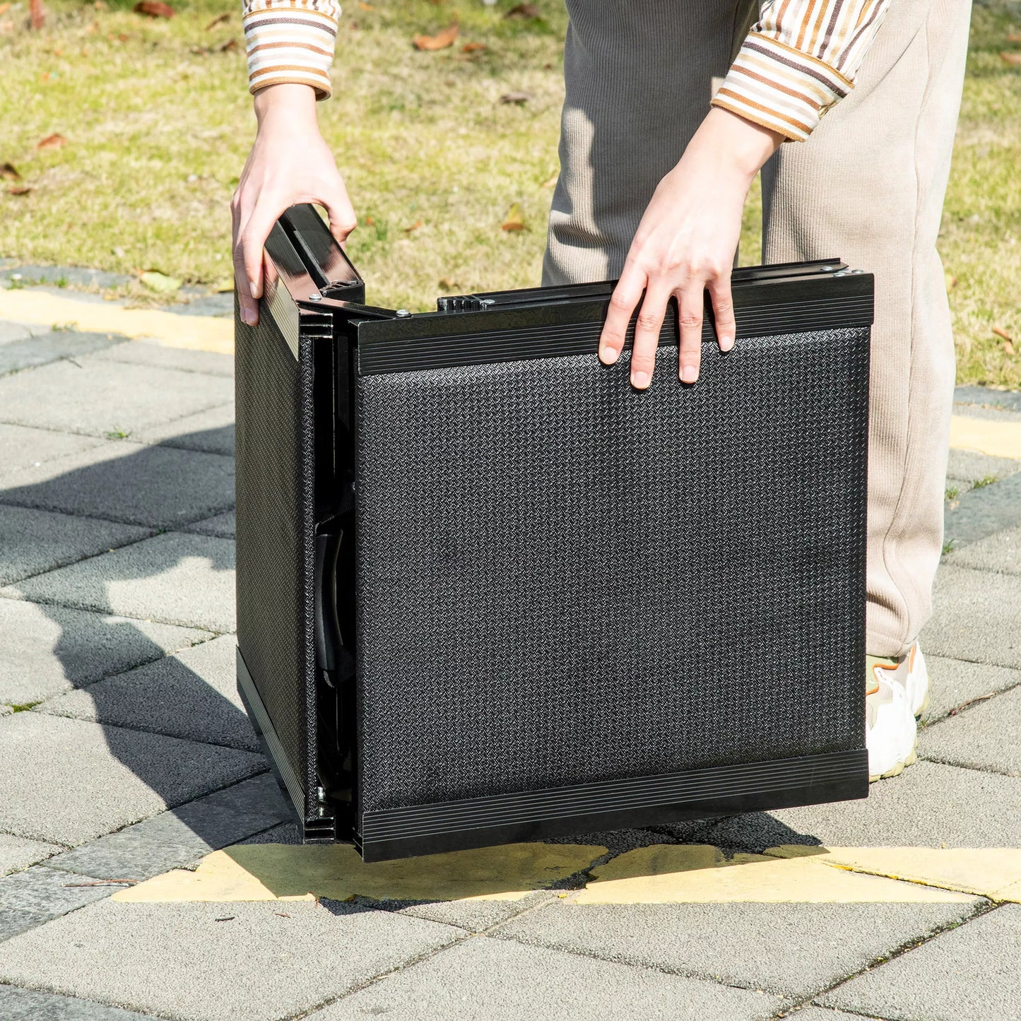 Sulankstoma neslystanti rampa gyvūnams, šunims iki 40 kg, 158 cm x 43.5 cm x 2.5 cm, juoda