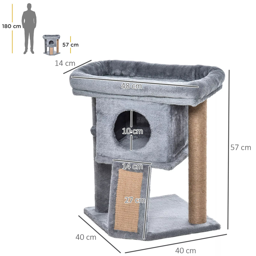 Kaķu māja 57 cm. Maza kaķu māja ar kaķu gultu, guļamplatformu, kaķu nagu skrāpēšanas stabu ar nagu dēli, rotaļu bumbu, mēbeli kaķiem līdz 5 kg. Gaiši pelēka.