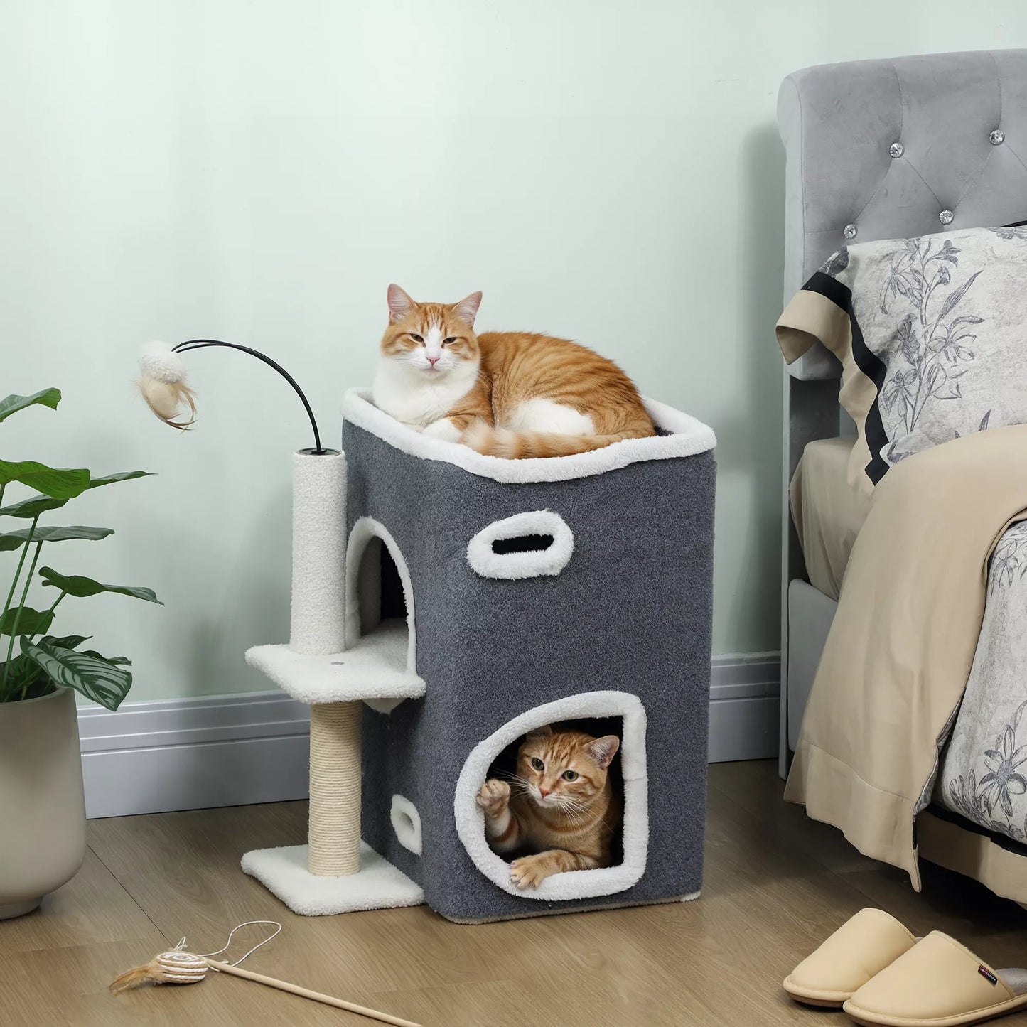 Kačių draskyklė, viršutinė poilsio zona, 2 aukštų namelis, sisaliniai stulpeliai, pilka