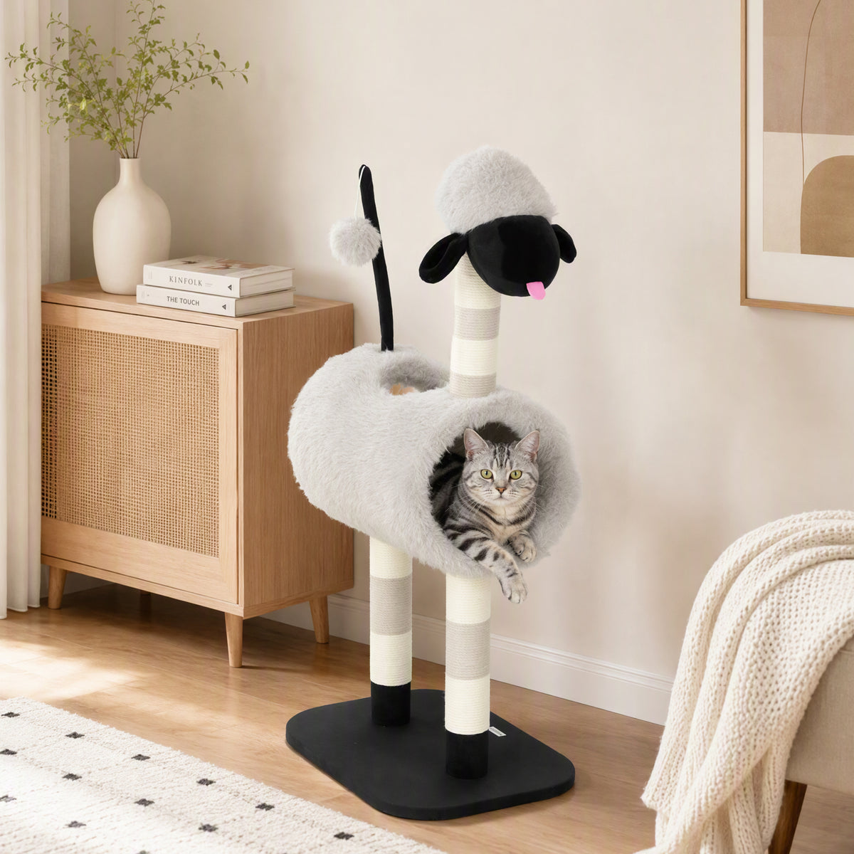 Draskyklė 98 cm avies formos su stulpais, tuneliu ir žaislu, katėms iki 5 kg, šviesiai pilka