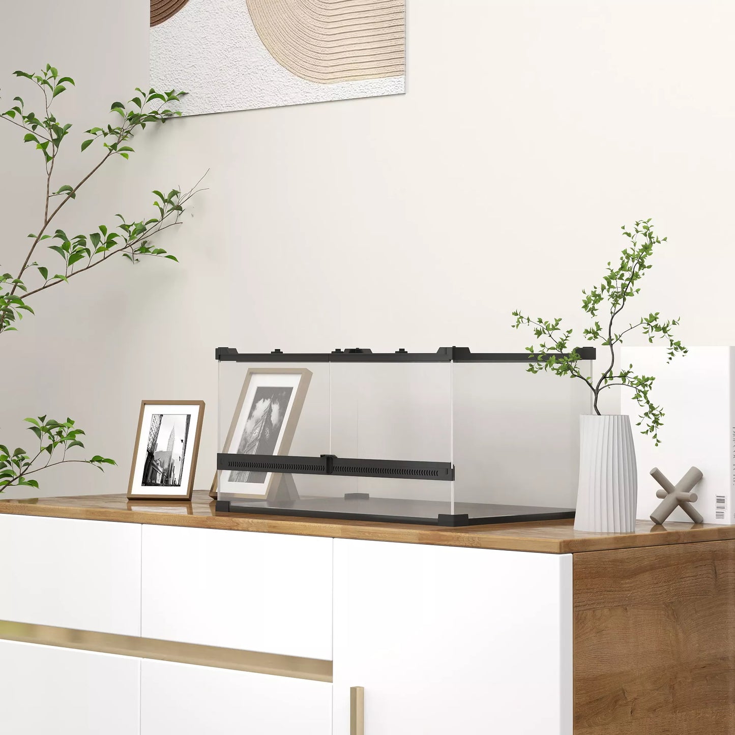 Stiklinis terariumas ropliams, paaukštintas ir vandeniui atsparus dugnas, sagties užraktas