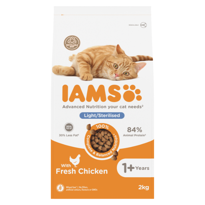 IAMS sausas maistas sterilizuotoms katėms su vištiena, 2 kg