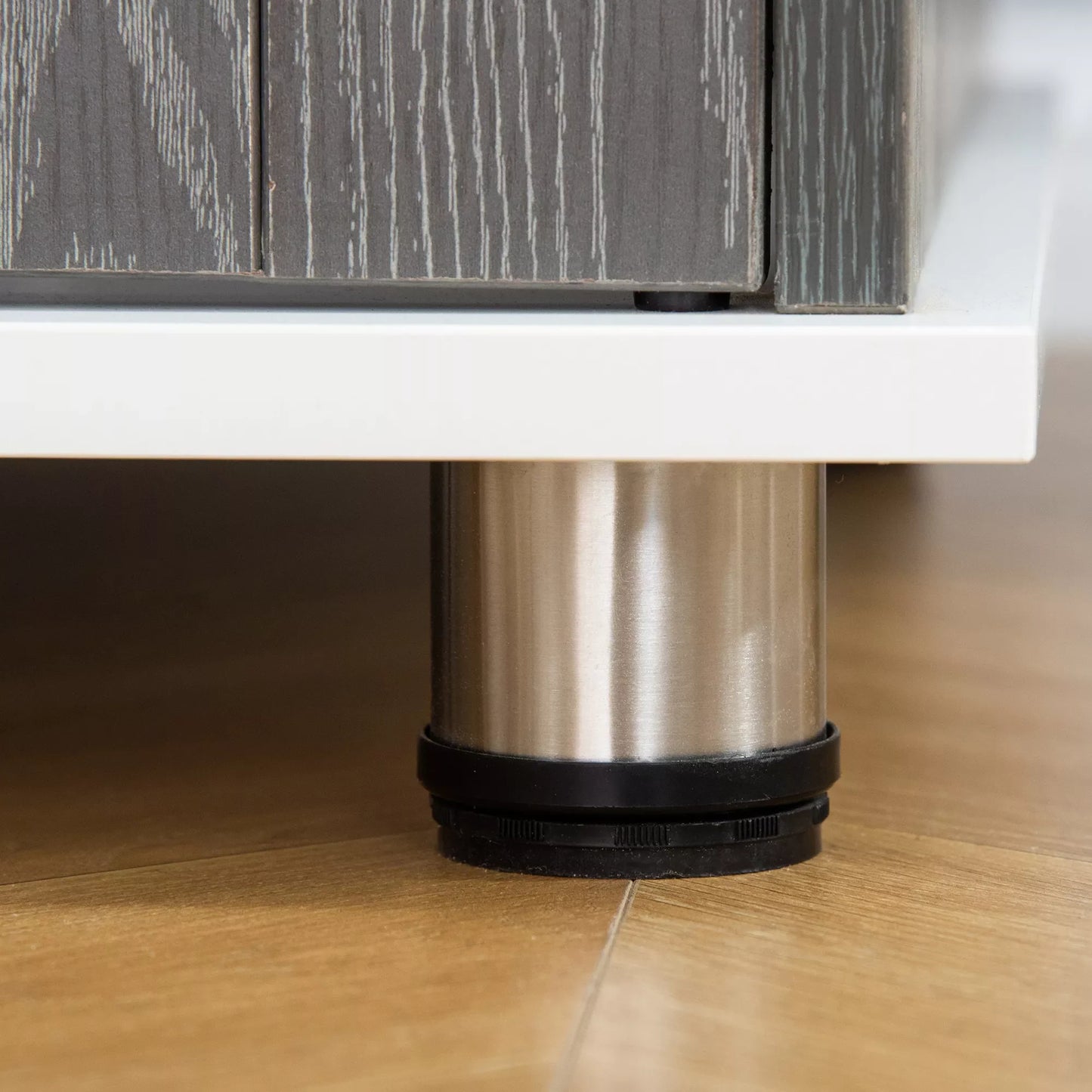 Transportinė dėžė vidutinio dydžio ir mažiems šunims, užrakinama. Medžio plokštės, plieno. Pilka + balta