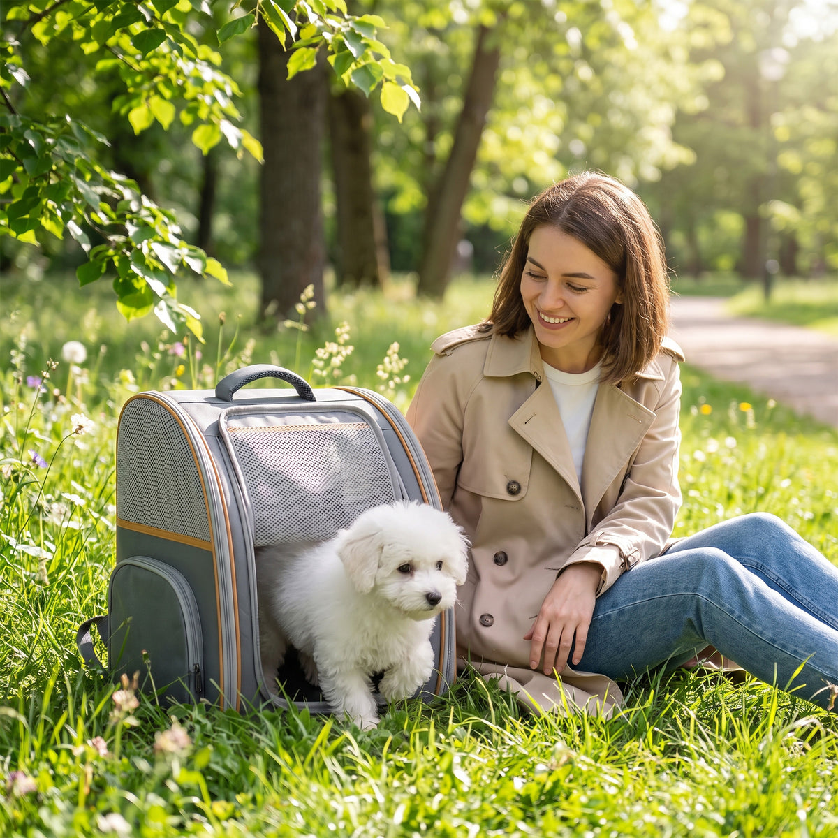 Transportavimo kuprinė augintiniams iki 5 kg, sulankstoma, su tinkliniais langais ir kietu dugnu, pilka