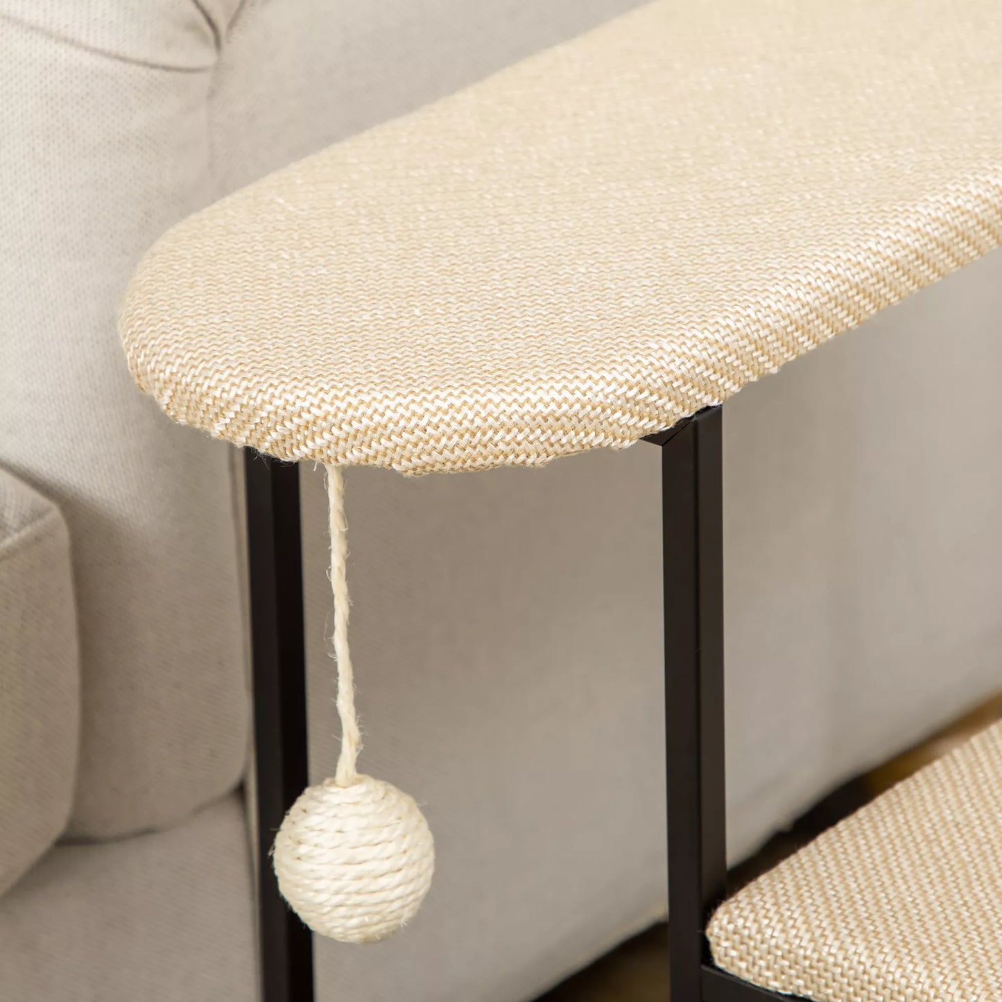 Katės laipteliai su draskykle, 3 pakopos, žaisliukas su kamuoliuku, tvirti, plienas+sisalas, kreminės baltos+juodos spalvos, 51 x 54 x 53cm