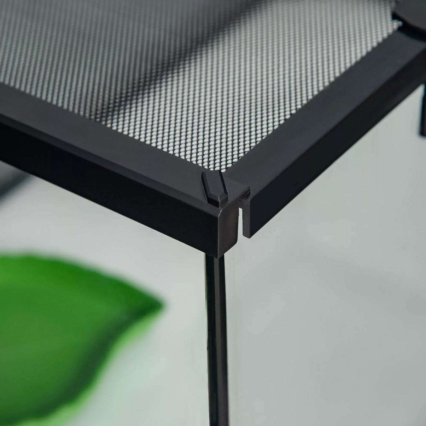 Terariumas ropliams, su juosteliniu termometru, šėrimo durelėmis, 50 cm x 30 cm x 25 cm, stiklas + metalas, juodas