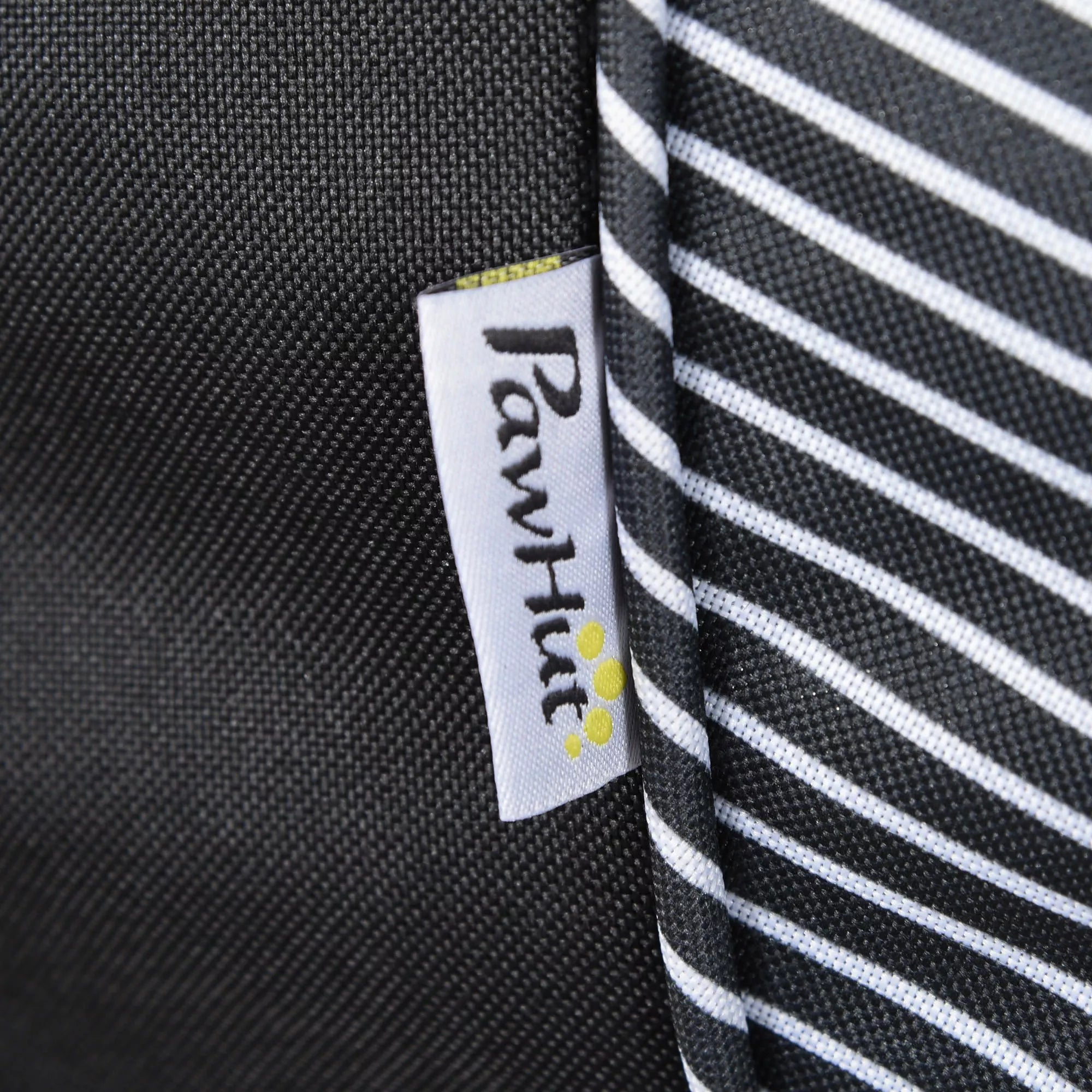 Ratiņi suņiem un kaķiem "Oxford" melni, 76,5 x 52 x 95 cm