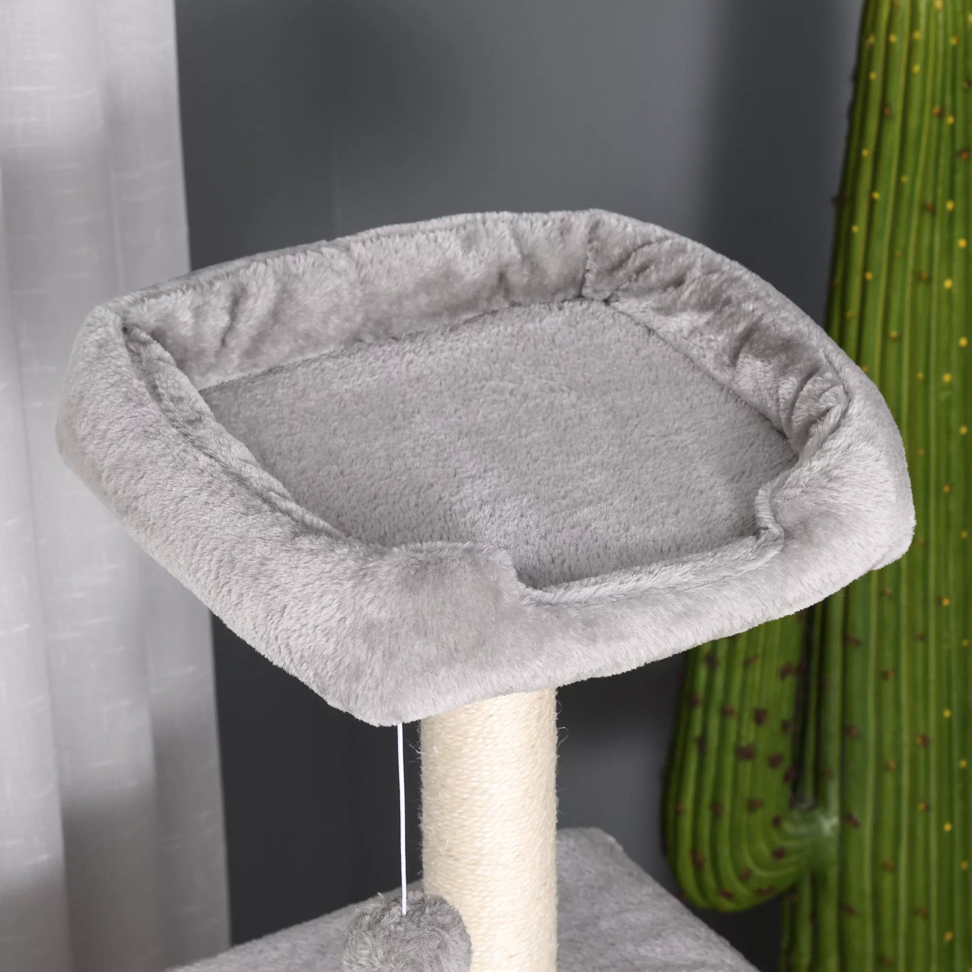 Kaķu koks 120 cm, kaķu tornis ar alu, rotaļu bumbu, sizala stabiem, platformu, pakāpieniem, daudzlīmeņu kaķu skrāpējamo stabu, kāpšanas koks kaķiem, gaiši pelēks