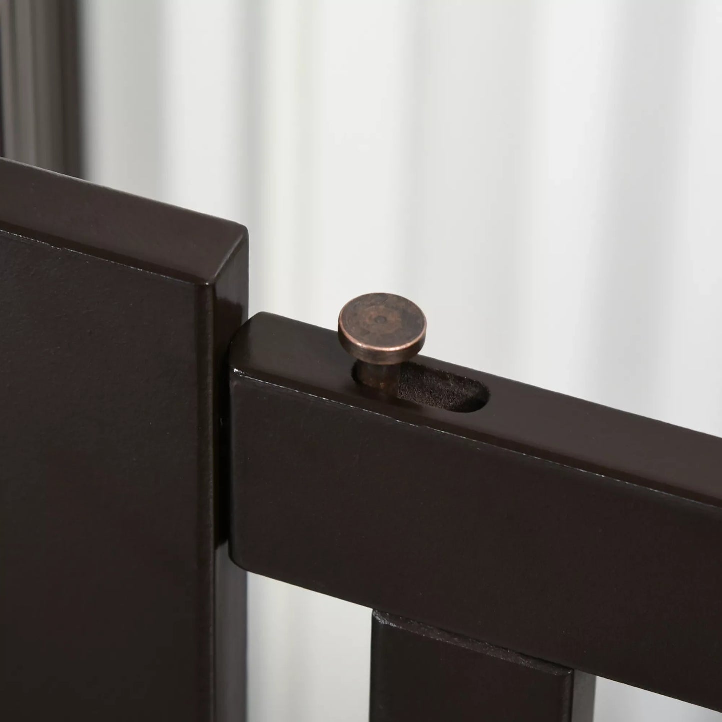 Suņu drošības žogs, brīvi stāvošs, regulējams, ar balstiem, 155 x 76 cm, koka, salokāms, kāpnēm, durvīm, virtuvei, gaitenim, 3 paneļi, tumši brūns