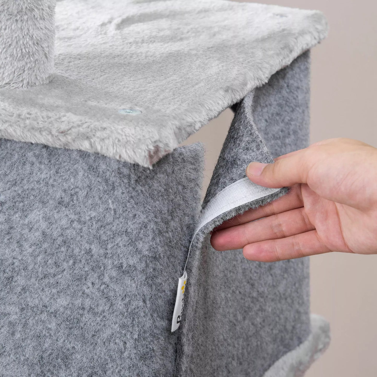 Aukšta draskyklė-medis katėms su 2 nameliais, guoliu ir platformomis, 142 cm, pilka